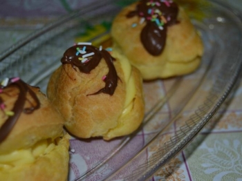 Bignè con crema pasticciera